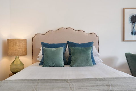 Luxurious Light-filled Studio In Winning Location - NT Tourism 3