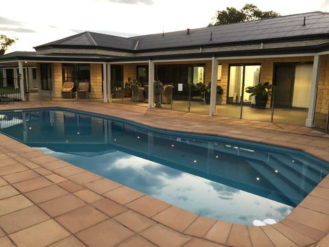 Luxury 4 Bedroom Apartment - NT Tourism 0