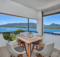 Luxury Cairns Penthouse Apt with Ocean Views 903