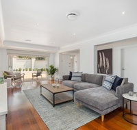 Luxury Family-size Home in Smart Beachside Suburb - Accommodation NT