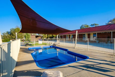 Lydoun Motel - NT Tourism 0