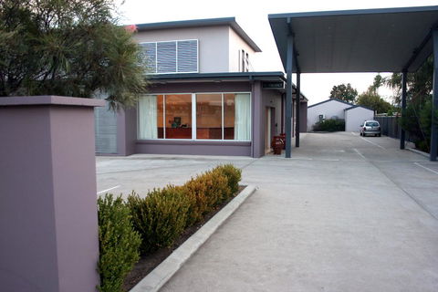 Mackellar Motel - Accommodation NT 0