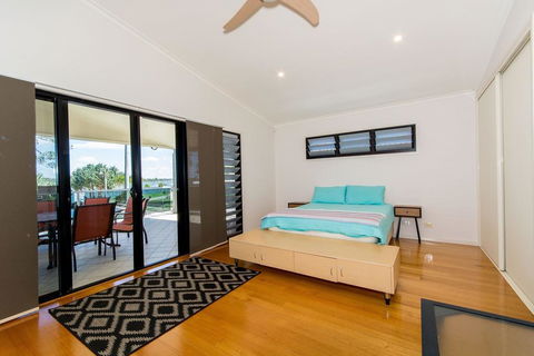 Magical Holiday Home - Welsby Pde, Bongaree - Accommodation NT 3