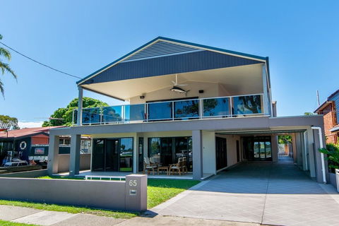 Magical Holiday Home - Welsby Pde, Bongaree - Accommodation NT 0