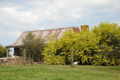 Mancuso Country Cottage Retreat - NT Tourism 1