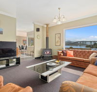Manfield City Waterfront View Cottage - NT Tourism
