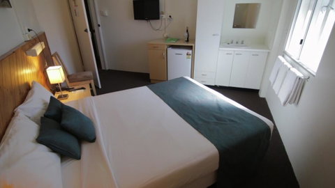 Manly Hotel - Accommodation NT 3