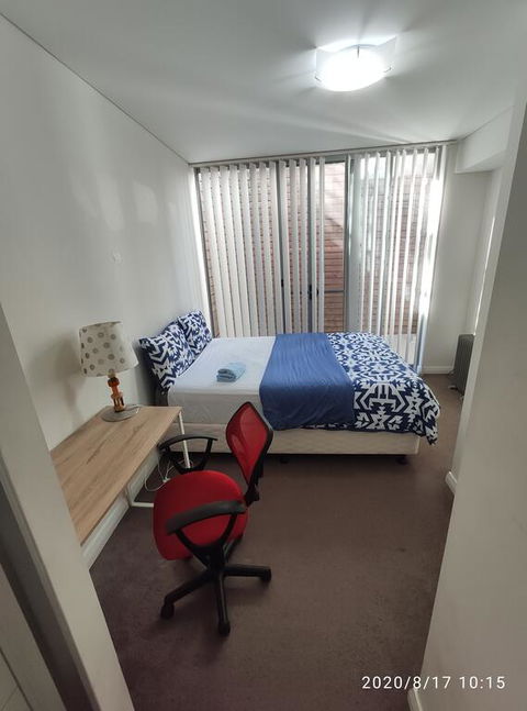 Mascot Clean Bedroom - NT Tourism 0