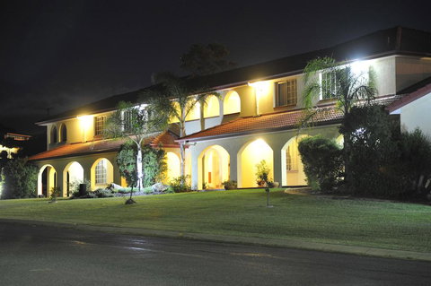 McNevins Warwick Motel - Accommodation NT 3