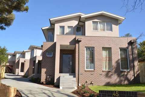 Melbourne Luxury Villa At Doncaster - Accommodation NT 2