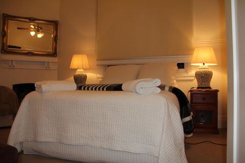 Mentor Chambers Apartment Bed & Breakfast - NT Tourism 2
