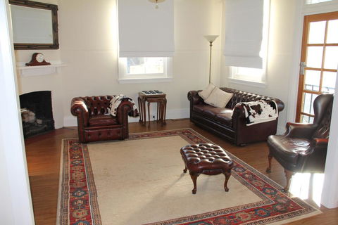 Mentor Chambers Apartment Bed & Breakfast - NT Tourism 0