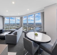 Meriton Suites Adelaide Street - Accommodation NT