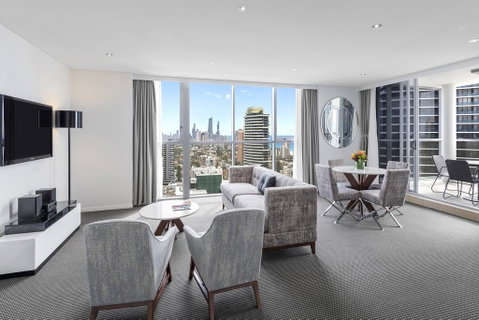 Meriton Suites Broadbeach - Accommodation NT 1
