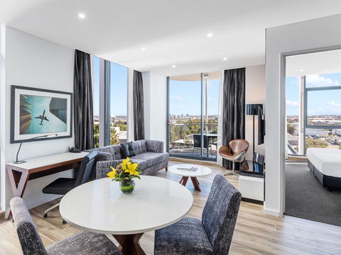 Meriton Suites Mascot Central - Accommodation NT 0