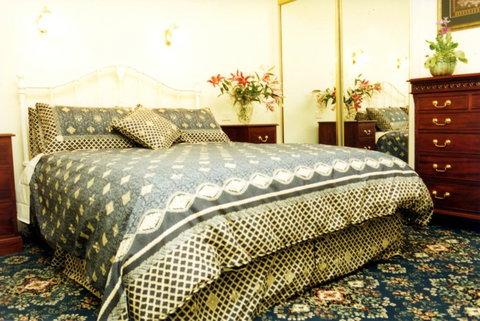 Merton Manor Exclusive B&B - Accommodation NT 3