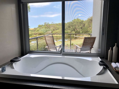 Messmates Luxury Eco Suites - Accommodation NT 1