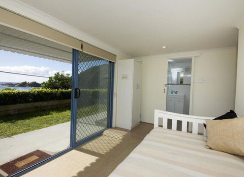 Mick's Apartment - Seal Rocks Beachfront - NT Tourism 2