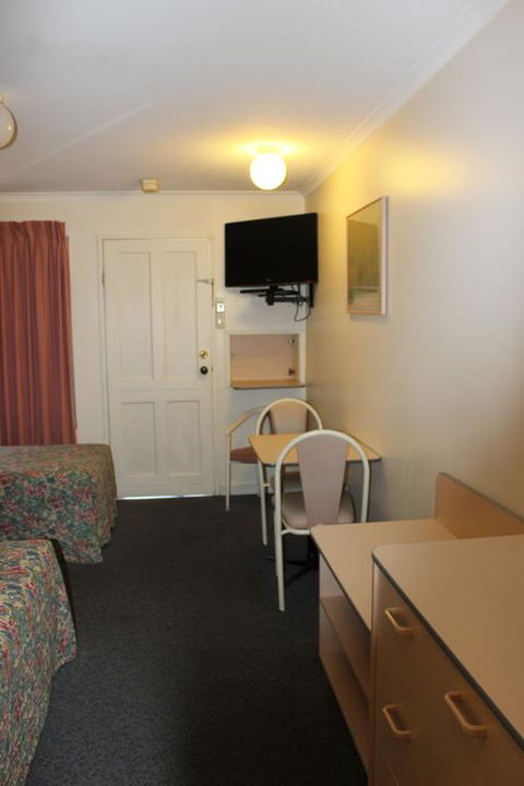 Mid Coast Motor Inn - NT Tourism 2
