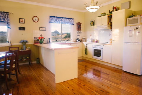 Milford Country Cottages - Accommodation NT 3