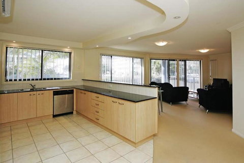 Millenium, Unit 101, Cnr Head & West Sts - Accommodation NT 3