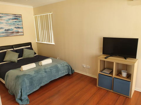 Modern Cosy Studio Close To QEH + Adelaide CBD + Airport + Beaches - NT Tourism 0