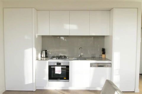 Modern Light-Filled 1 Bed In South Melbourne - Accommodation NT 2