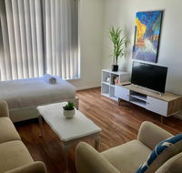 Modern Unit Near To Surfers Paradise - NT Tourism