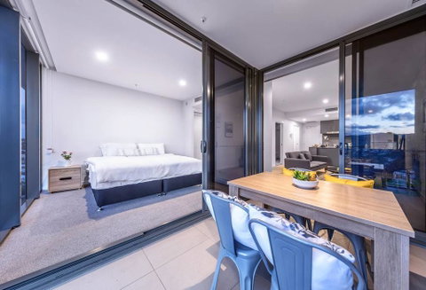 Modern, Carefree Living Style APT In Toowong&View - Accommodation NT 2