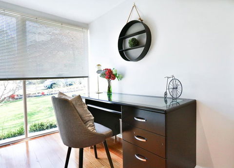 Mont Albert 2 Bedrooms Morden House - Accommodation NT 1