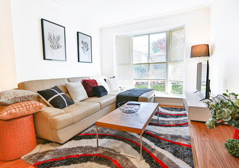 Mont Albert 2 Bedrooms Morden House - Accommodation NT 2