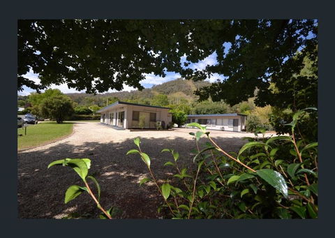 Mount Beauty Motor Inn - NT Tourism 0