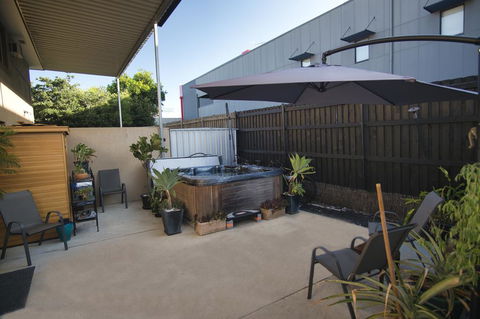 Mount Gravatt Guesthouse - NT Tourism 2