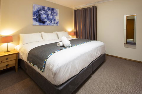Mountain Lodge - NT Tourism 1