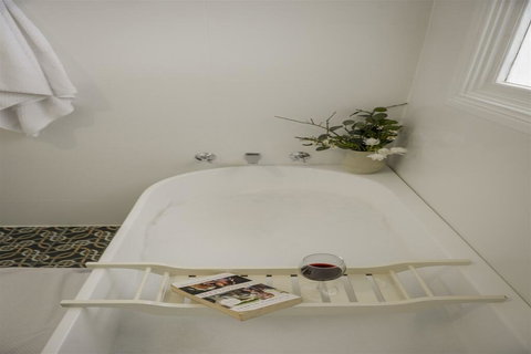 Myrtle Tree Lodge-Leaves, Kangaroo Valley - Accommodation NT 3