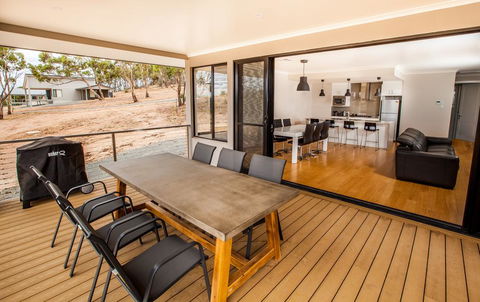 Neagles Retreat Villas - NT Tourism 3