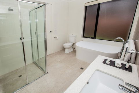 Neagles Retreat Villas - NT Tourism 2