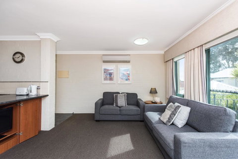 Subiaco Village 20 - Accommodation NT 4