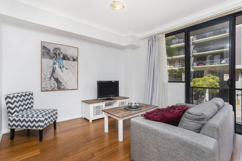 6 Executive Eastside Parking, Gym & Pool - NT Tourism 7