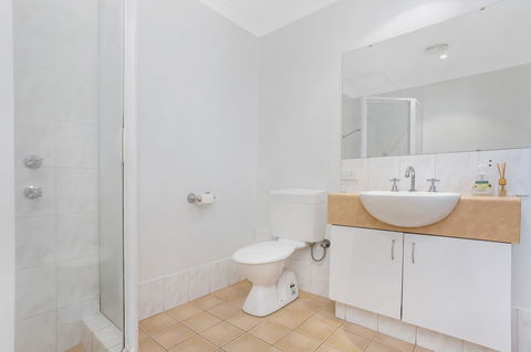 6 Executive Eastside Parking, Gym & Pool - NT Tourism 15