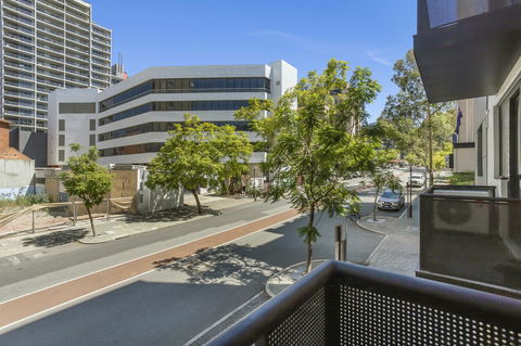 6 Executive Eastside Parking, Gym & Pool - NT Tourism 13