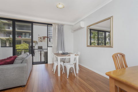 6 Executive Eastside Parking, Gym & Pool - NT Tourism 18