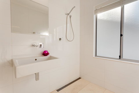 Cottesloe Contemporary Villa - Accommodation NT 7