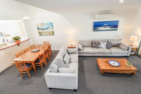 Bayshore Beachside Resort - Accommodation NT 42