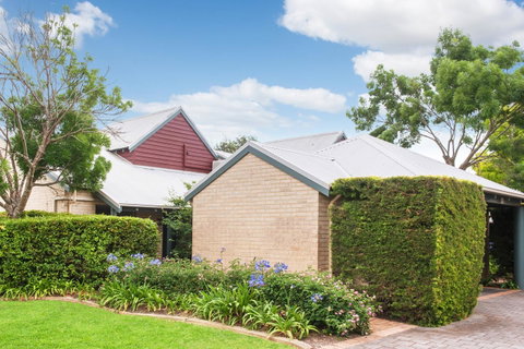 Bayshore Beachside Resort - Accommodation NT 23