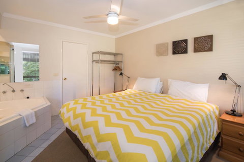Bayshore Beachside Resort - Accommodation NT 28