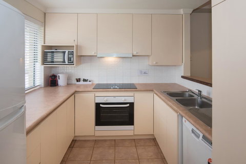 Bayshore Beachside Resort - Accommodation NT 24
