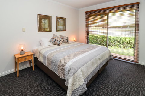 Bayshore Beachside Resort - Accommodation NT 1