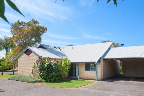 Bayshore Beachside Resort - Accommodation NT 31