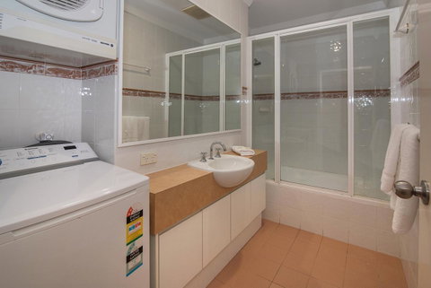 Bayshore Beachside Resort - Accommodation NT 35